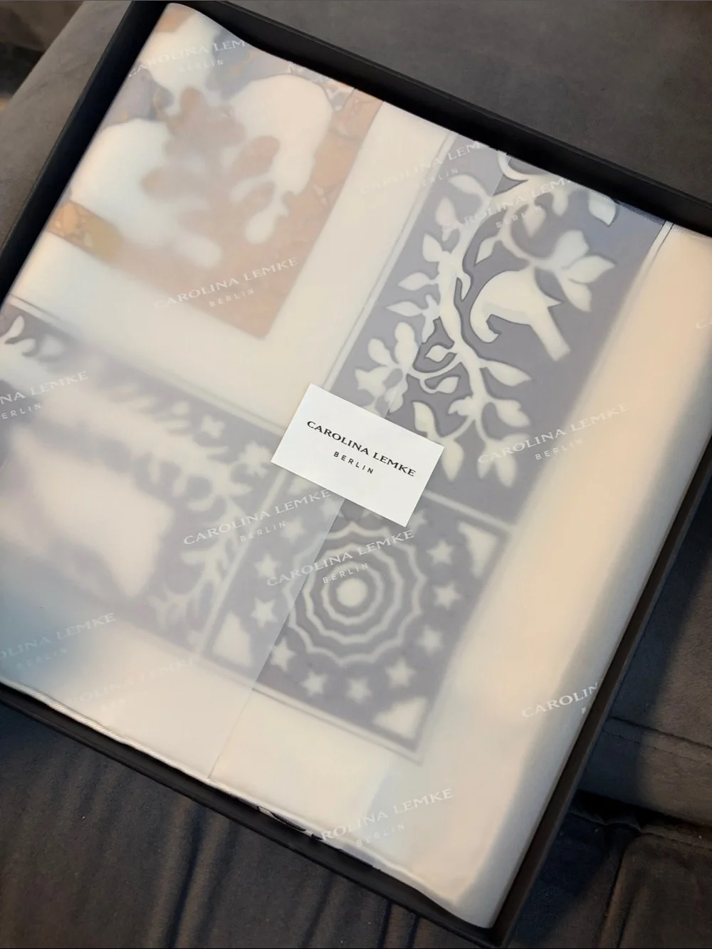 Luxury Mulberry silk scarf with gift box Carolina Lemke